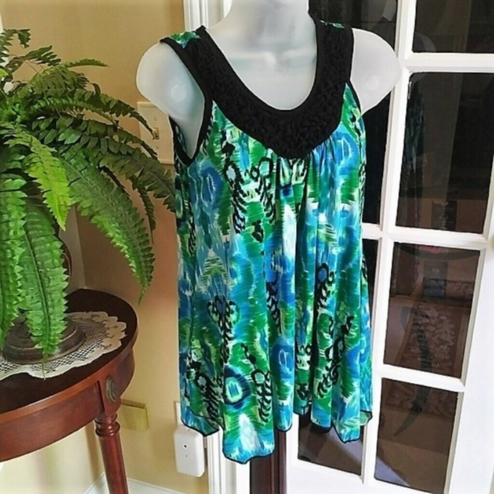 Beautiful Flowing Tank Blouse M